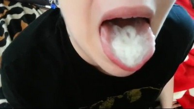 Домашнее порно с женами представляло собой жесткие анальные ощущения.
